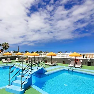 cozy-studio-wifi-free-pool-view.tenerifehoteles.net/